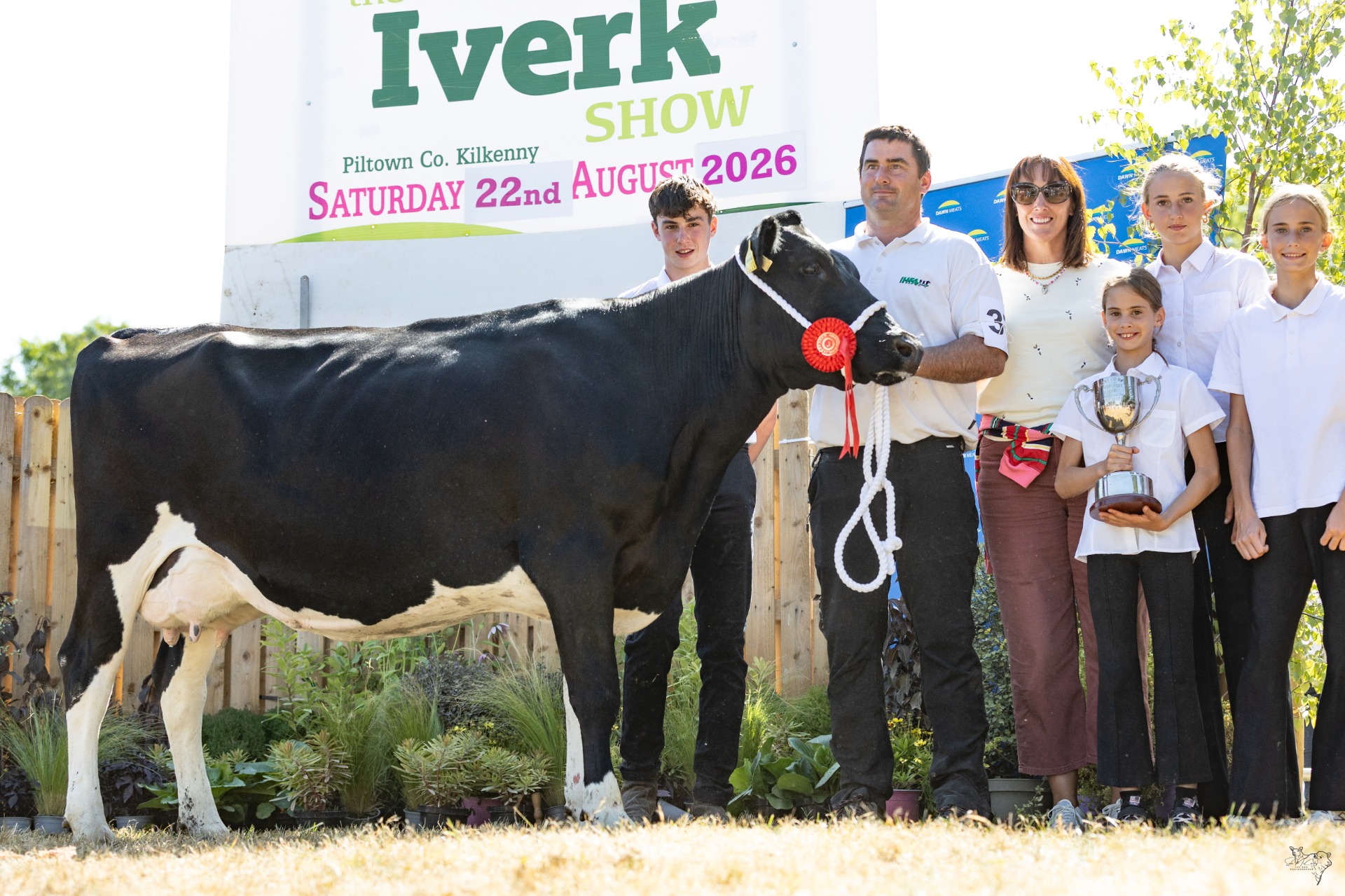 Bill O'Keeffe & family with Churchclara winner of Heifer class